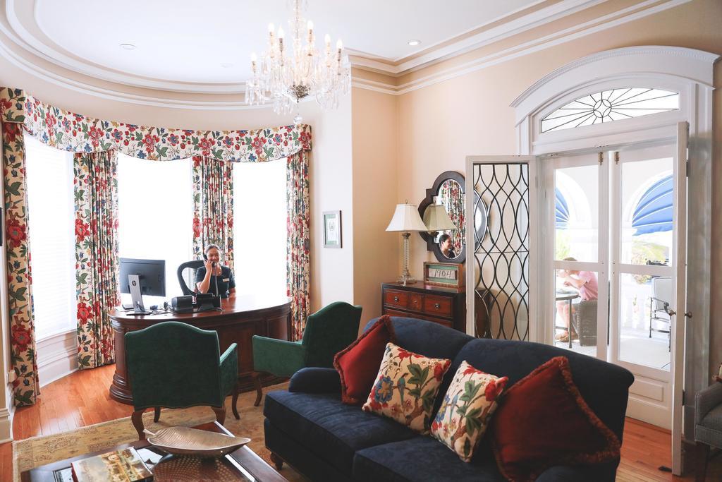 Rosedon Hotel Pembroke Bagian luar foto