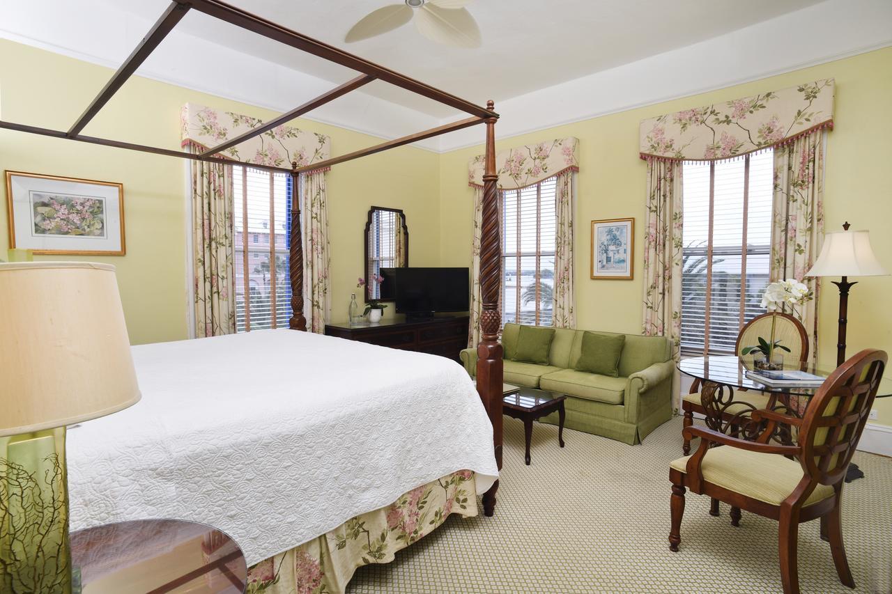 Rosedon Hotel Pembroke Bagian luar foto