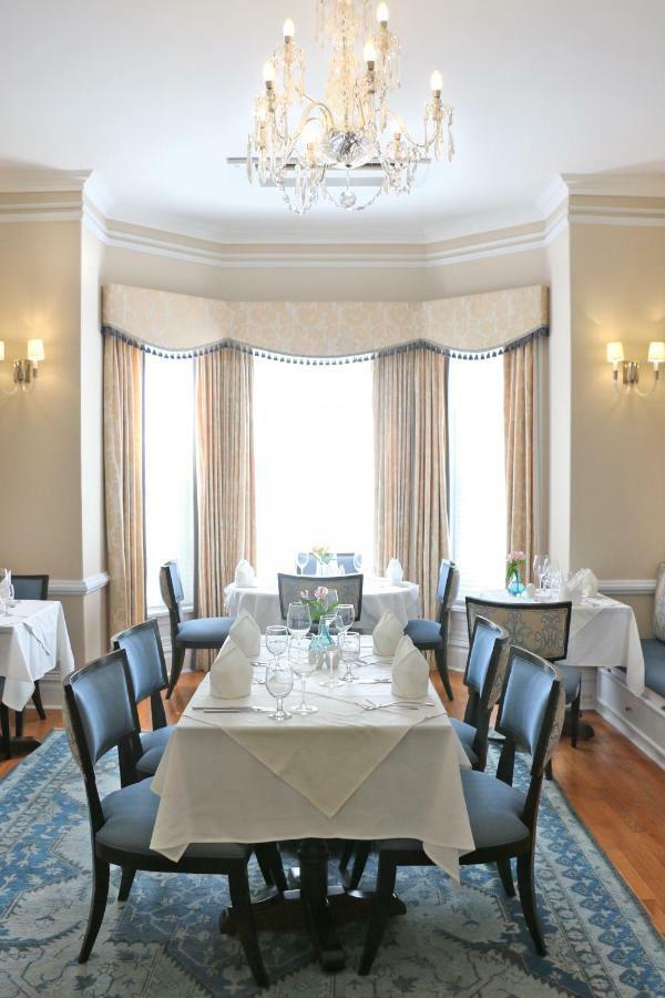 Rosedon Hotel Pembroke Bagian luar foto