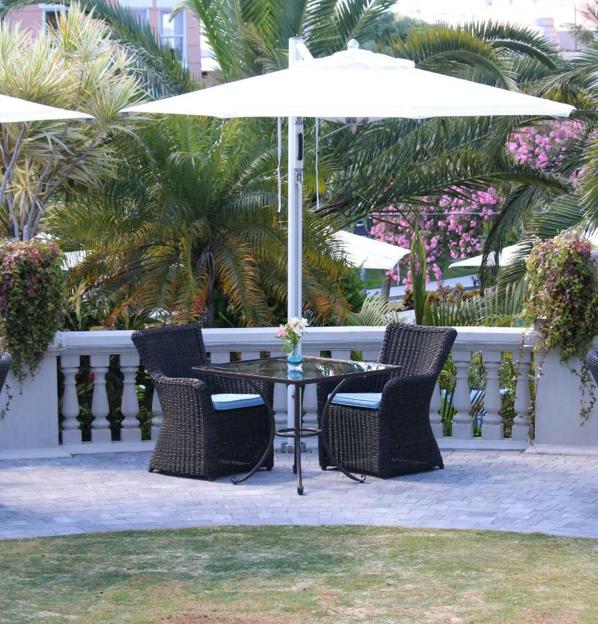 Rosedon Hotel Pembroke Bagian luar foto